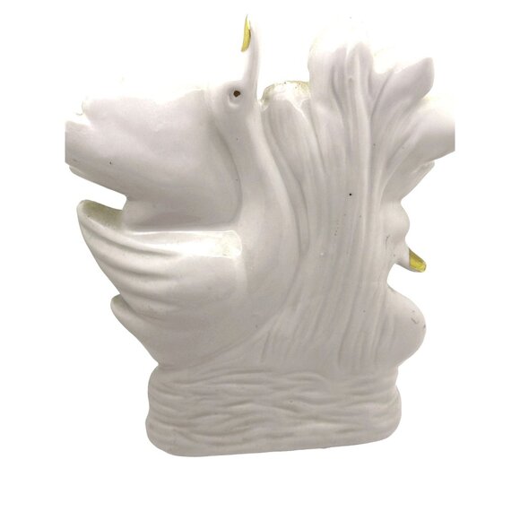 Vintage Grandmillennial Swan Figurine Porcelain Lotus Gold Gilt Trim Cottagecore - Picture 6 of 10